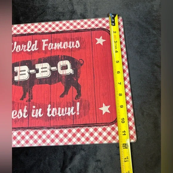 World Famous BBQ Glass Kitchen Cutting Board - Picture 6 of 6